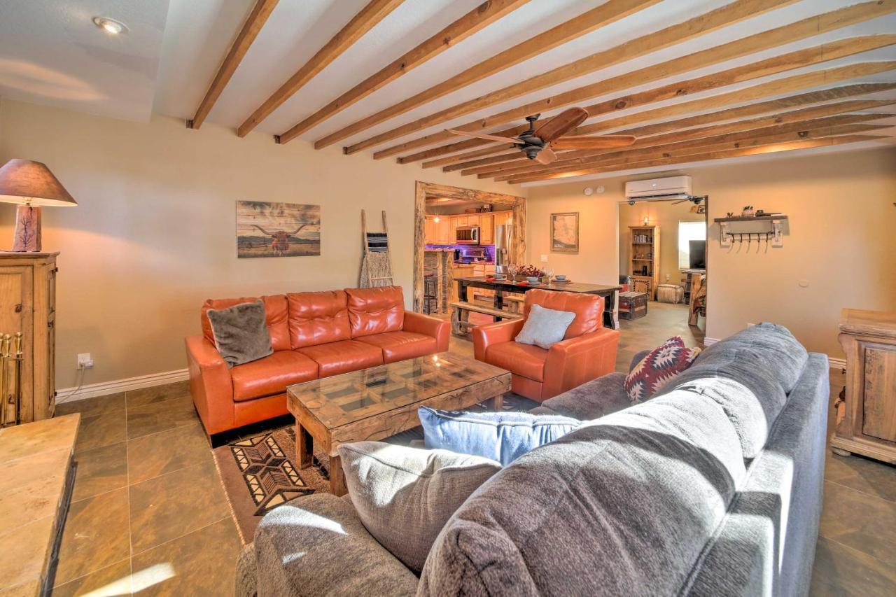Cozy Cabin Retreat With Patio And Fenced Yard 패이슨 외부 사진