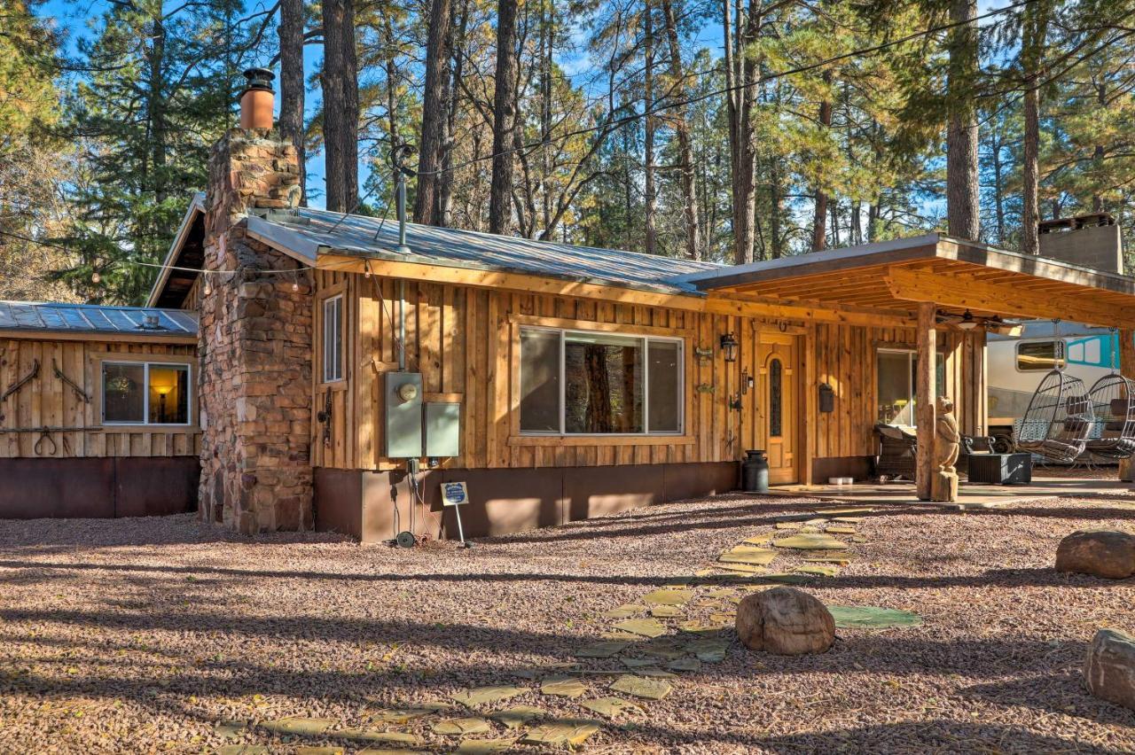 Cozy Cabin Retreat With Patio And Fenced Yard 패이슨 외부 사진